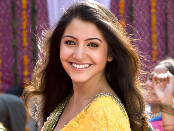 अनुष्का शर्माकाे मुस्कानले मन लाेभ्याउछ