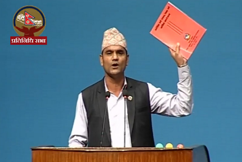 बाजुराको विकासका लागि जब थापाले आफ्नै सरकारका मन्त्रिलाइ रातो किताब बुझाए………