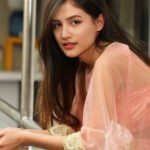 नजर हटाउन मन नलाग्ने मलिकाका यी सुन्दर तस्वीर (फोटो फिचर)