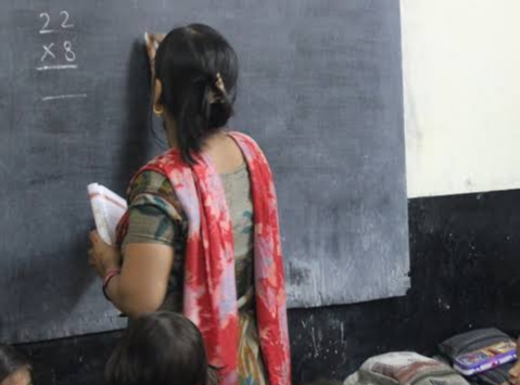 आफैंले परीक्षा लिएर श्रीमतीलाई जागिर