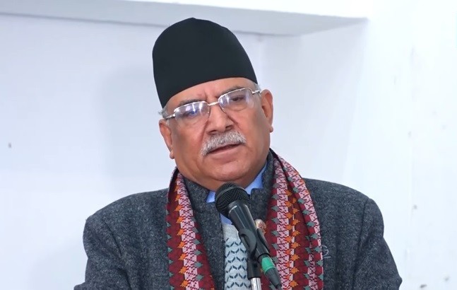 श्रीमती, छोरीहरु र नातिनातिनासहित युएई उड्दै प्रचण्ड