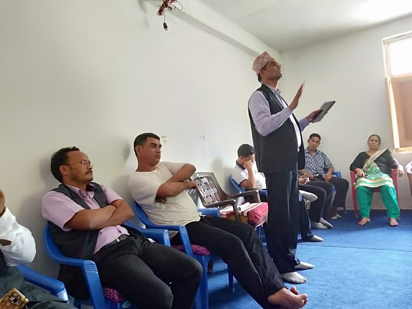 सांसद लाल बहादुर थापा गृह जिल्लामा बिकास निर्माणको छलफल ब्यस्त