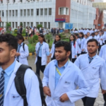 चितवन मेडिकल कलेजले करोडौं अबैध शुल्क असुलेपछि विद्यार्थी आन्दोलित