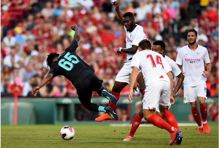 १० खेलाडीमा सीमित सेभियासँग लिभरपुल स्तब्ध