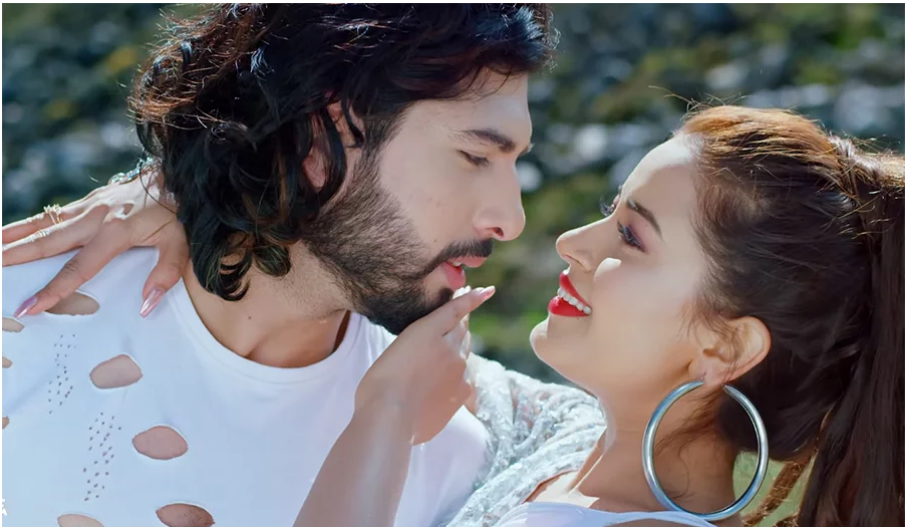 सुशिल र रुविना जब रोमान्टिक बने…