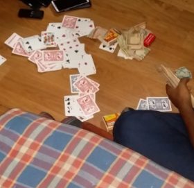 अत्तरियाबाट दुई लाखभन्दा बढी रकमसहित ९ जना जुवाडे पक्राउ