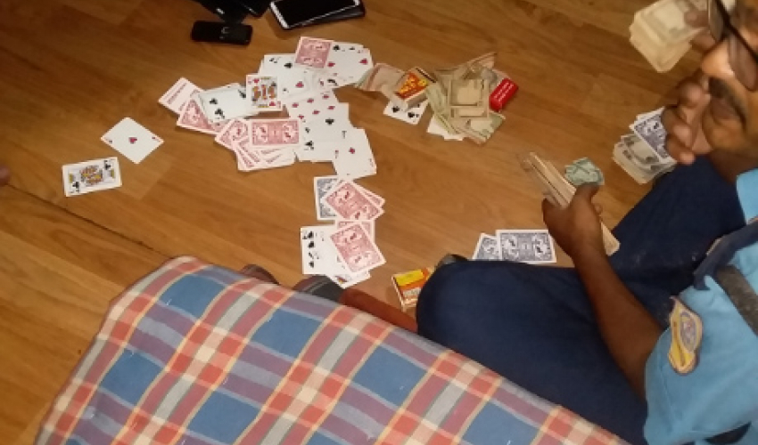 अत्तरियाबाट दुई लाखभन्दा बढी रकमसहित ९ जना जुवाडे पक्राउ