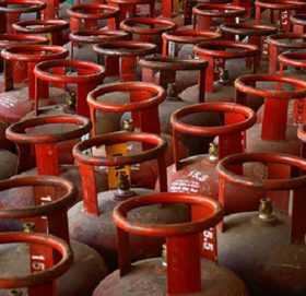 आजै राति १२ बजेदेखि खाना पकाउने ग्यासको मुल्य घट्यो