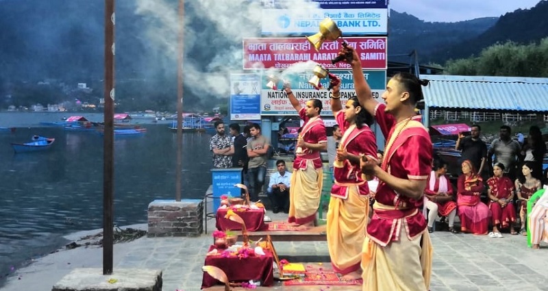 जनकपुरबाट सुरु भएको गंगा आरती फेवाताल पुग्यो