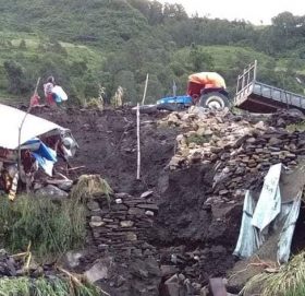 बारपाकमा पहिरो, ३० घर जोखिममा