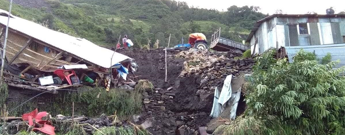 बारपाकमा पहिरो, ३० घर जोखिममा