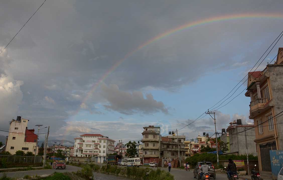 आजको मौसम : भारी वर्षा, तराईमा हावाहुरी