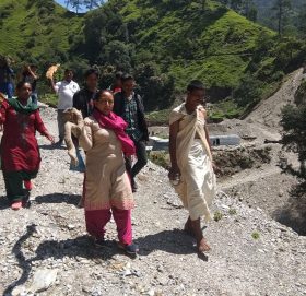 गौमुल गाउँपालिकाका उपाध्यक्ष दाहसंस्कारमा समेत सहभागी