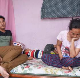 गरीबलाई उपचार गर्नुभन्दा मर्न सजिलो