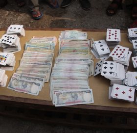 ३४ हजार रुपैया सहित ५ जना जुवाडे पक्राउ