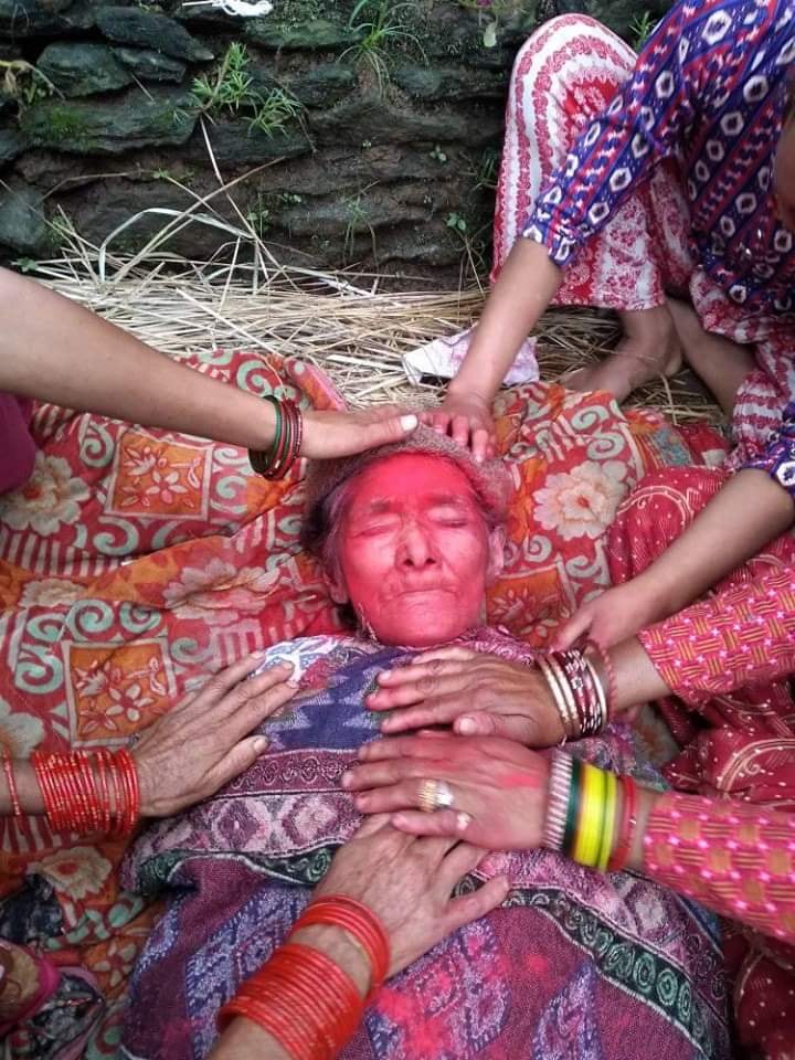 नेपाल महिला सघं बाजुराकी अध्यक्ष सिंहलाई मातृ शोक