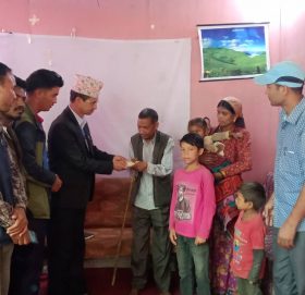 सामाजिक सेवा दिवसको अबसरमा बिरामीलाई आर्थिक सहयोग