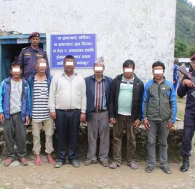 नेकपा नगर कमिटि सचिव  सहित ६ जना जुवाडे पक्राउ