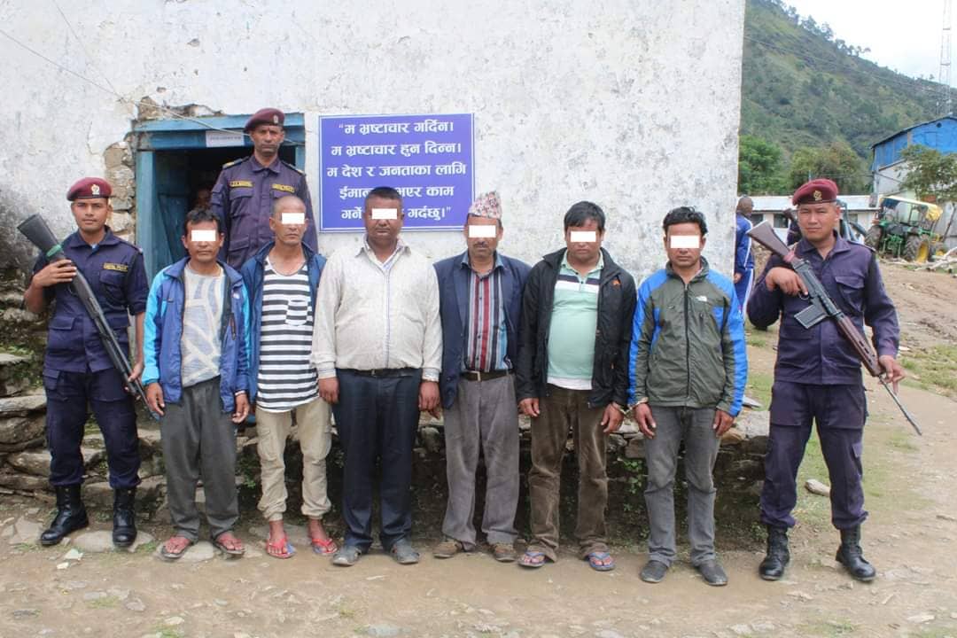 नेकपा नगर कमिटि सचिव सहित ६ जना जुवाडे पक्राउ