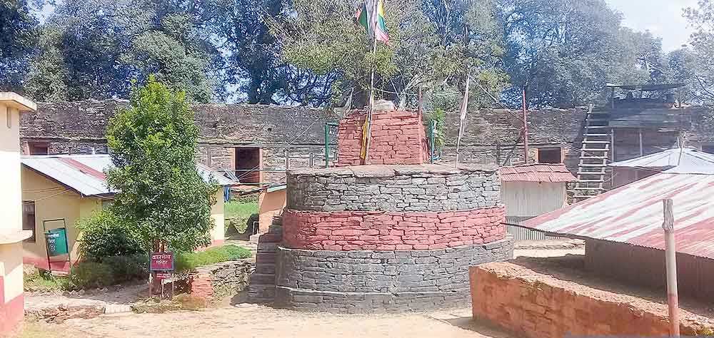 ऐतिहासिक अमरगढी किल्ला जीर्ण
