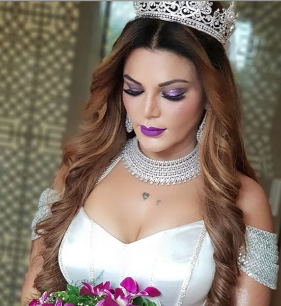 राखी भन्छिन्–‘अबदेखि चुम्ब्न र बेडसिनको दृश्य दिन्नँ’