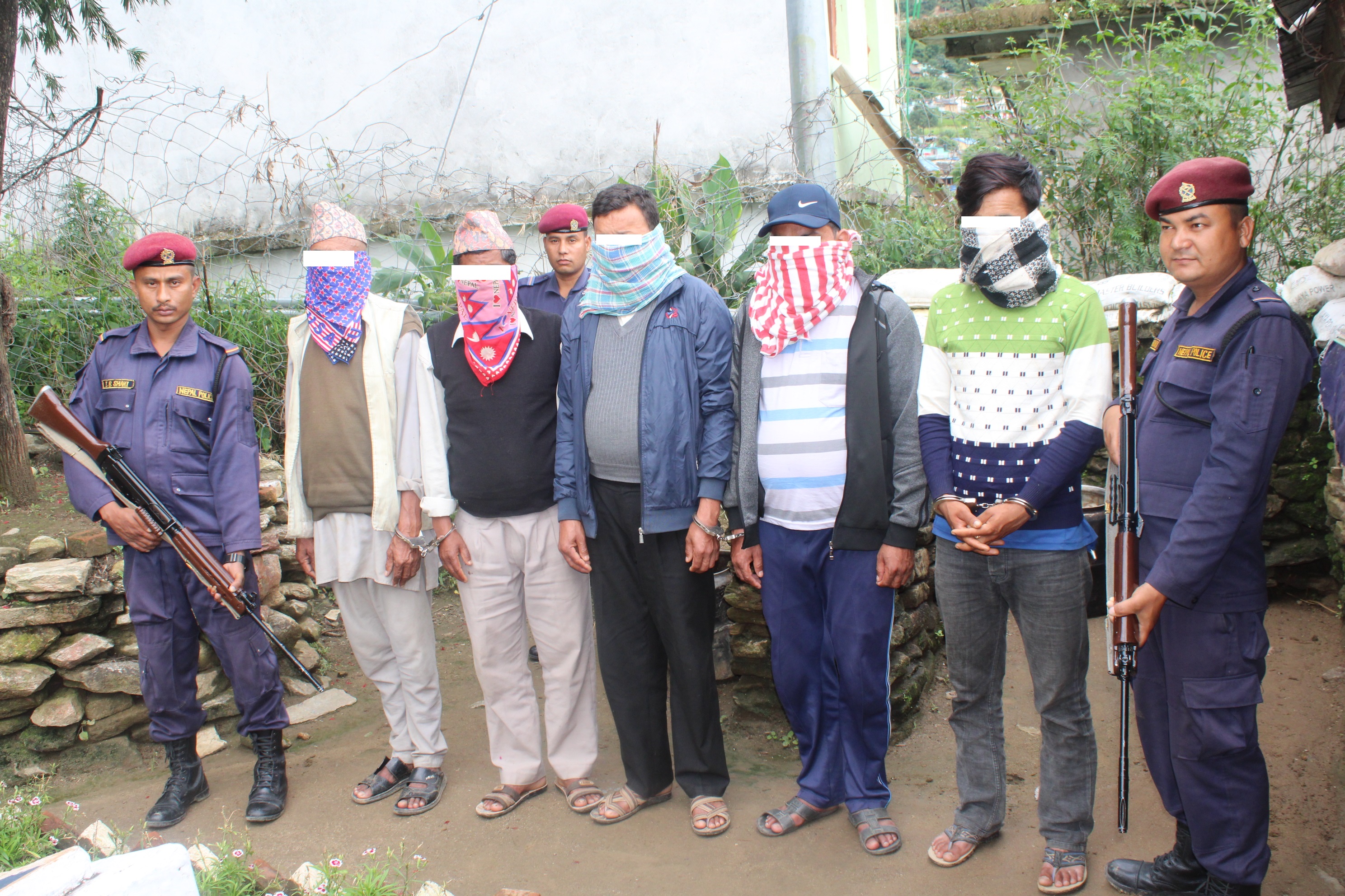 वडा सचिव र दुई जना शिक्षक सहित पाँच जुवाडे पक्राउ