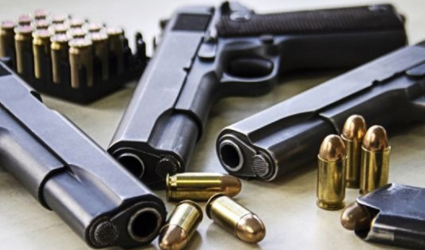 चार थान पेस्तोल र सुनका गहनासहित धनगढीवाट तीन जना पक्राउ