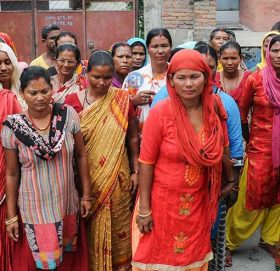 बझाङमा छोरीलाई मात्र सन्तानको रुपमा स्विकार्ने दम्पतीलाई सम्मान