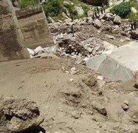 बाजुराकाे काेर्धमा हिजो रातिको वर्षाले घर भत्त्कीयाे