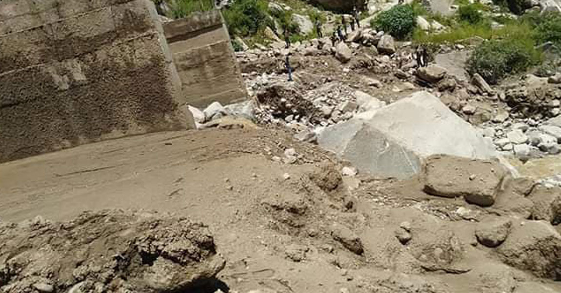 बाजुराकाे काेर्धमा हिजो रातिको वर्षाले घर भत्त्कीयाे