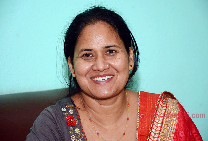 ‘धनी र प्रतिष्ठित घरका महिला पनि गरिब छन्’