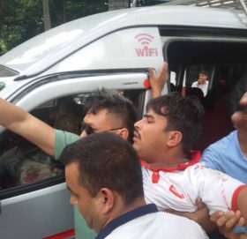 चितवनमा ज्ञानेन्द्र शाहीमाथि आक्रमण