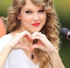 पप गायिका स्विफ्ट बनिन विश्वमै सर्वाधिक बढी कमाउने