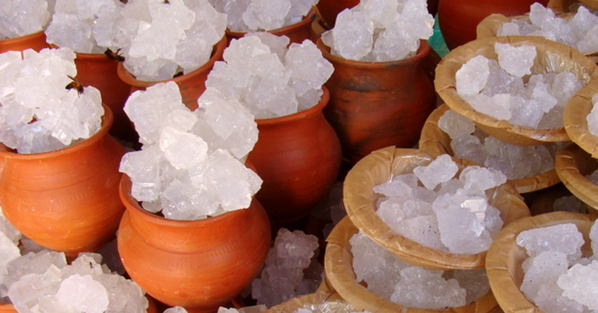 मिश्री खानुको फाइदा यस्ता छन्, पेट देखि हातखुट्टा पोल्ने समस्यासम्म निको पार्छ