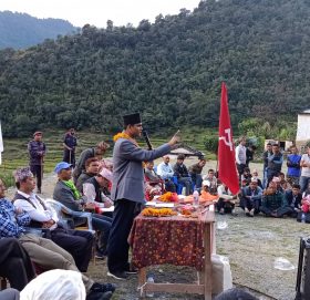 दसै मनाउदै जनताको घर दैलोमा सांसद थापा