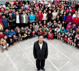 ३९ श्रीमती, ९४ सन्तान, १४ बुहारी र ३३ नातिनातिना, हाँसीखुसी परिवार