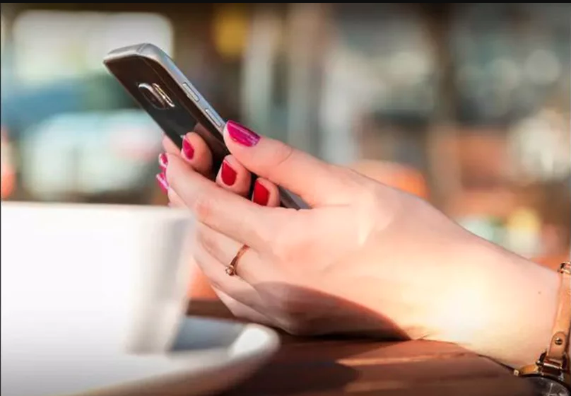 ट्वाइलेटमा स्मार्टफोन प्रयोग गर्नाले पाइल्सको समस्या