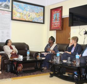 महिला बालबालिका तथा ज्येष्ठनागरिक मन्त्री र यूएनएफपीएका कार्यकारी निर्देशकबीच शिष्टाचार भेट