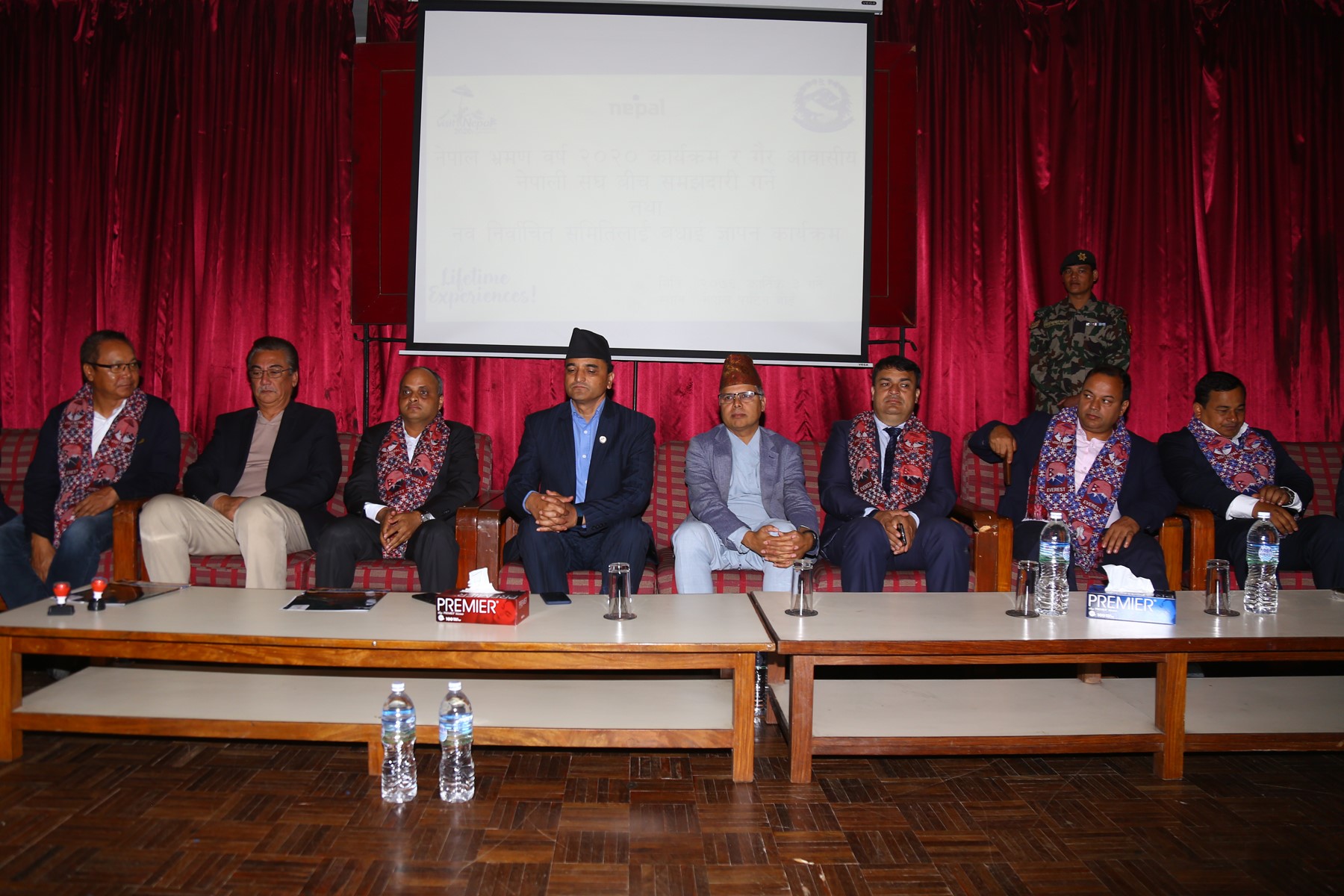 एक नेपालीले एक विदेशी पठाउने समझदारी