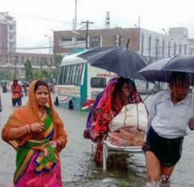 अत्यधिक बर्षाका कारण उत्तर प्रदेशमा १५ को मृत्यु