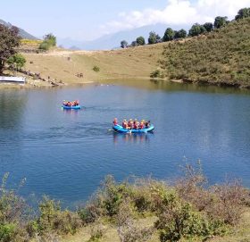 छेडेदह तालमा डुङ्गा सरर..