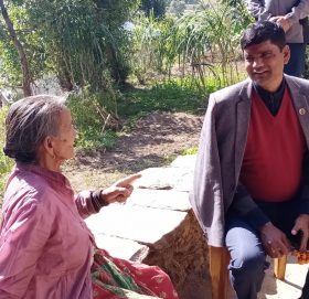 तिहारमा जनताका गुनासो सुन्दै सांसद थापा