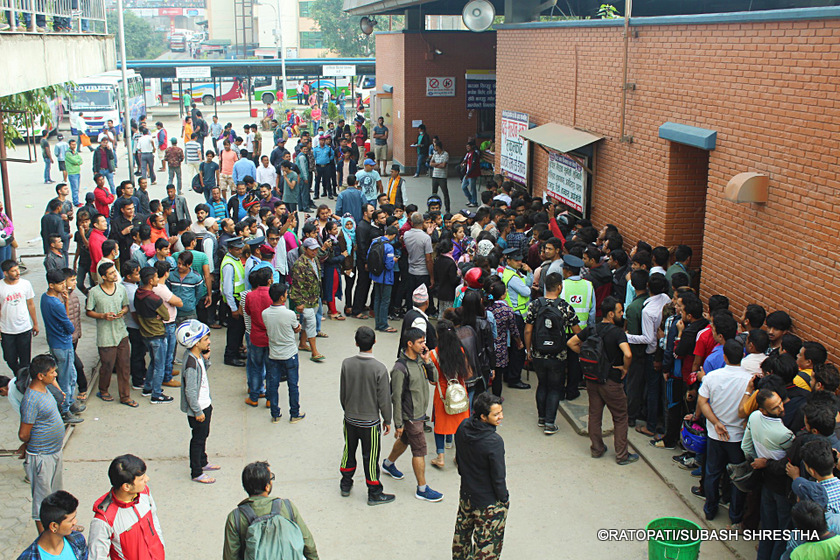 शुक्रबार राजधानीबाट ९८ हजार बढी यात्रु बाहिरिए