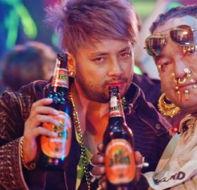 दुर्गेशको ‘ह्याप्पी तिहार’, गालीको शिकार