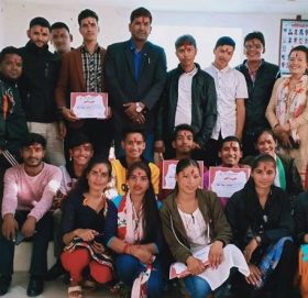 गजल वाचनमा उमेश पहिलो सद्भावका लागि शुभकामना आदान प्रदान