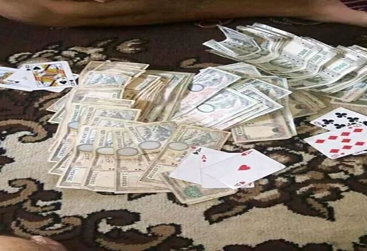 उन्नाइस लाख नगदसहित जुवाडे पक्राउ