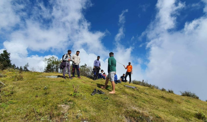 खप्तडमा पर्यटक बढे, बस्ने व्यवस्था नहुँदा समस्या