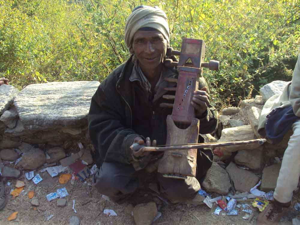 सारङ्गी नबज्दा दशै खल्लो