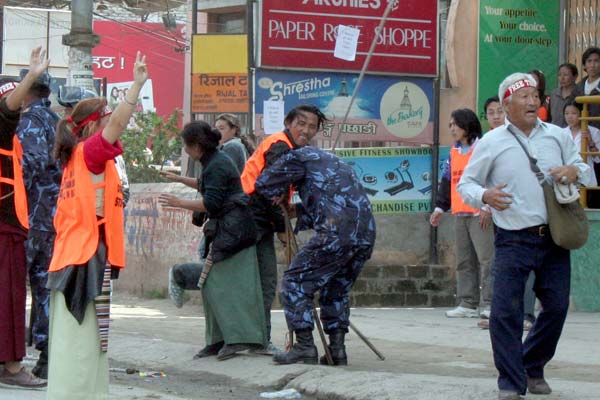 चिनियाँ राष्ट्रपतिको भ्रमणमा ‘फ्रि तिब्बत’ समर्थक २२ जना पक्राउ