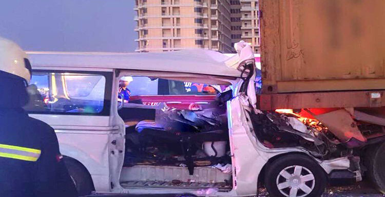 दुबई बाट आयो सबै नेपालीको मन रुवा उने खबर : बस दुर्घ टनामा परि ६ जना नेपालीको मृ त्यु